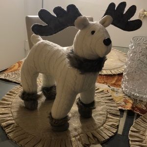 farmhouse knit faux fur reindeer🌲🦌